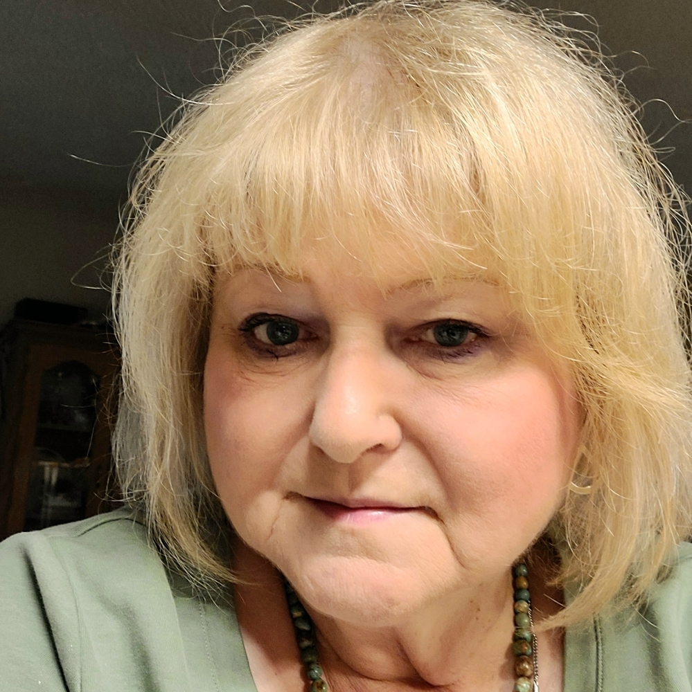 Meet your Posher, Lorna